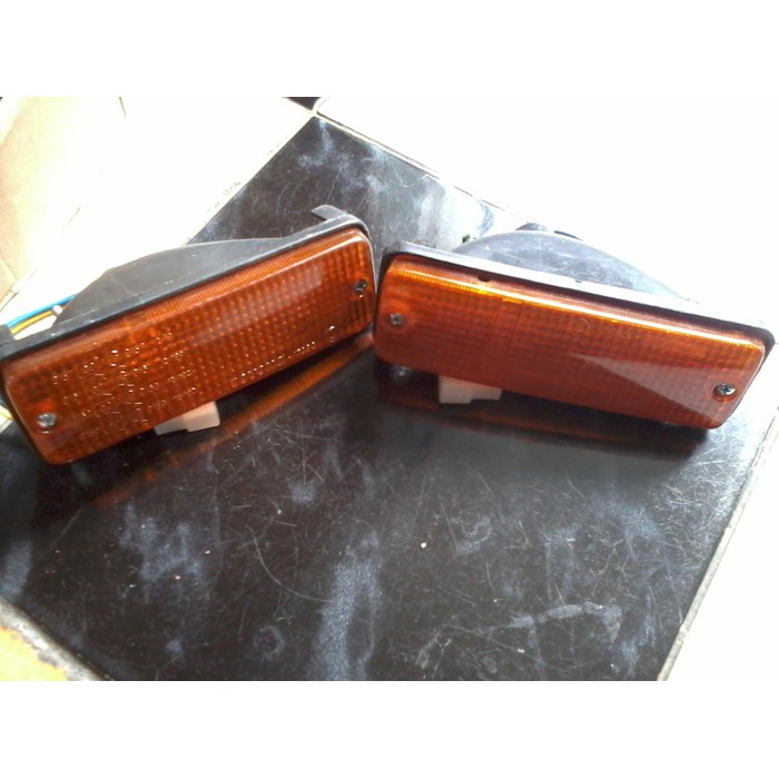 lampu sein bemper / bumper toyota corolla dx 1983