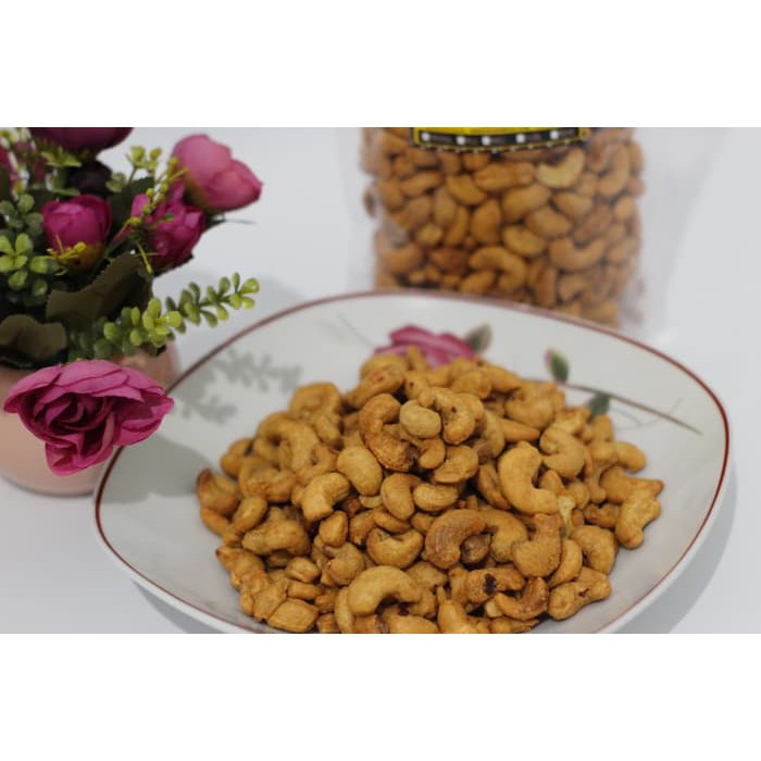 

1kg kacang mede grade super 95% Utuh dan besar besar , mete monogiri , mede jumbo , mede oven