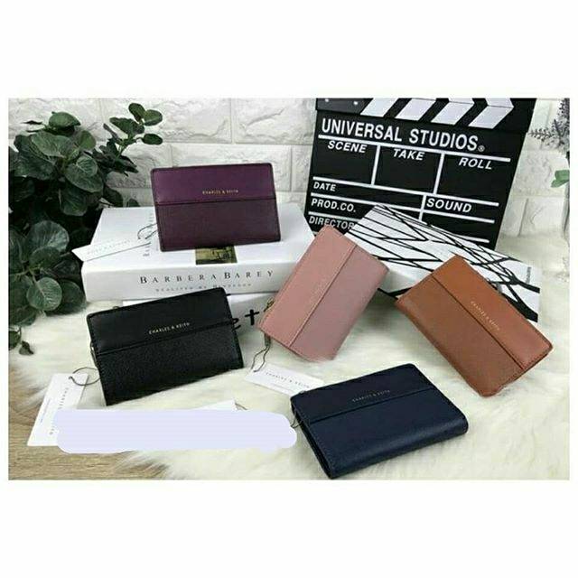 Charles and Keith Dompet Lipat Kecil