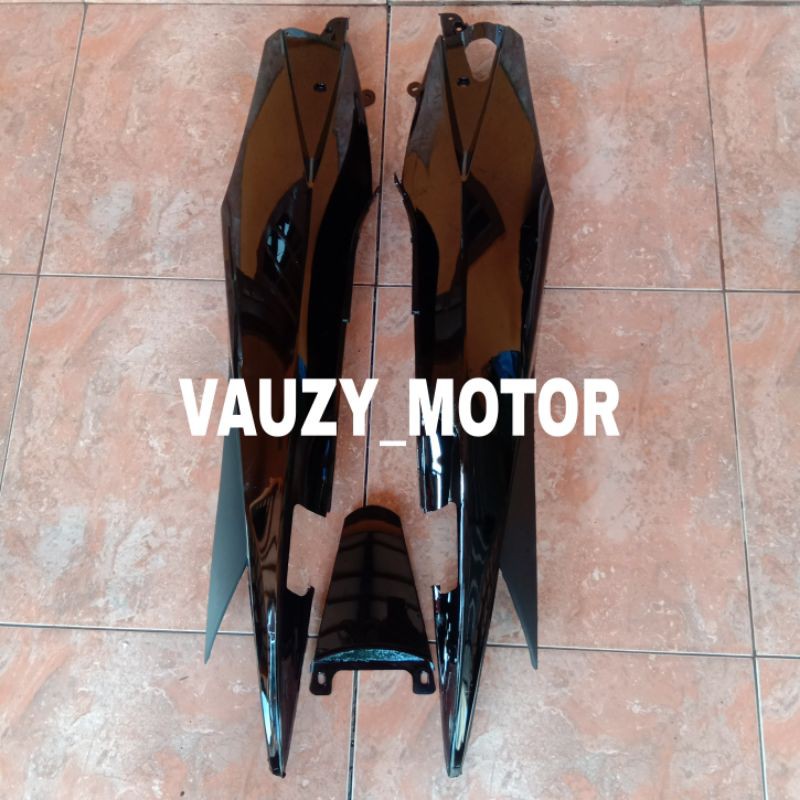 Cover body jupiter mx old hitam