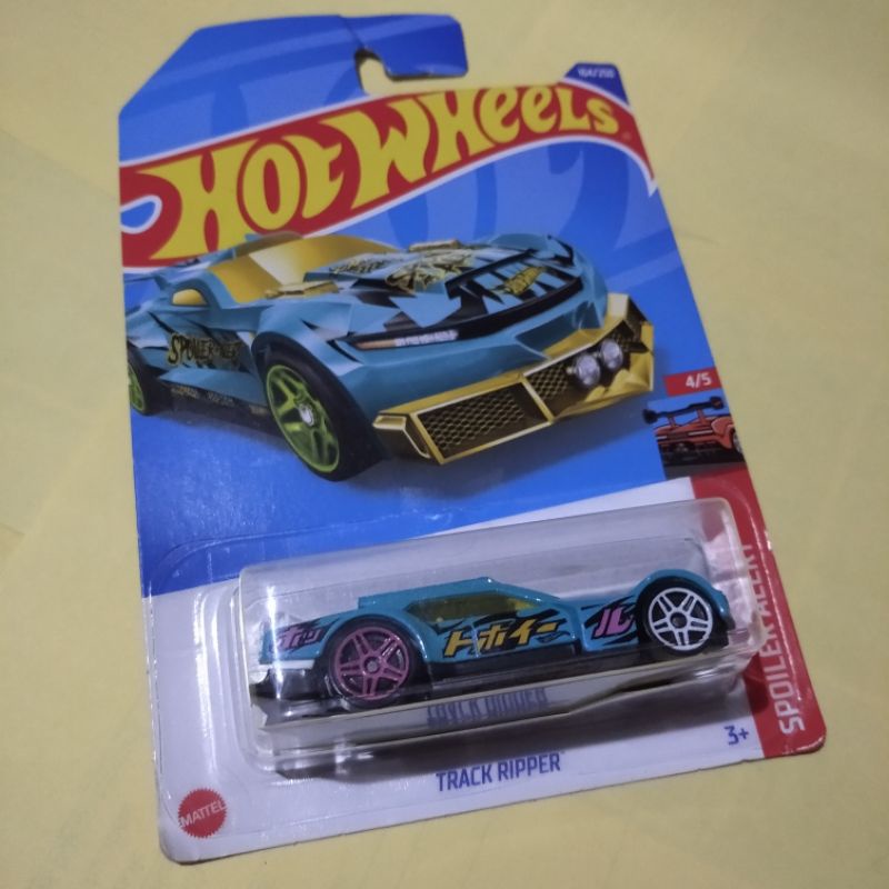 Error hotwheels diecast card beda dengan mobil