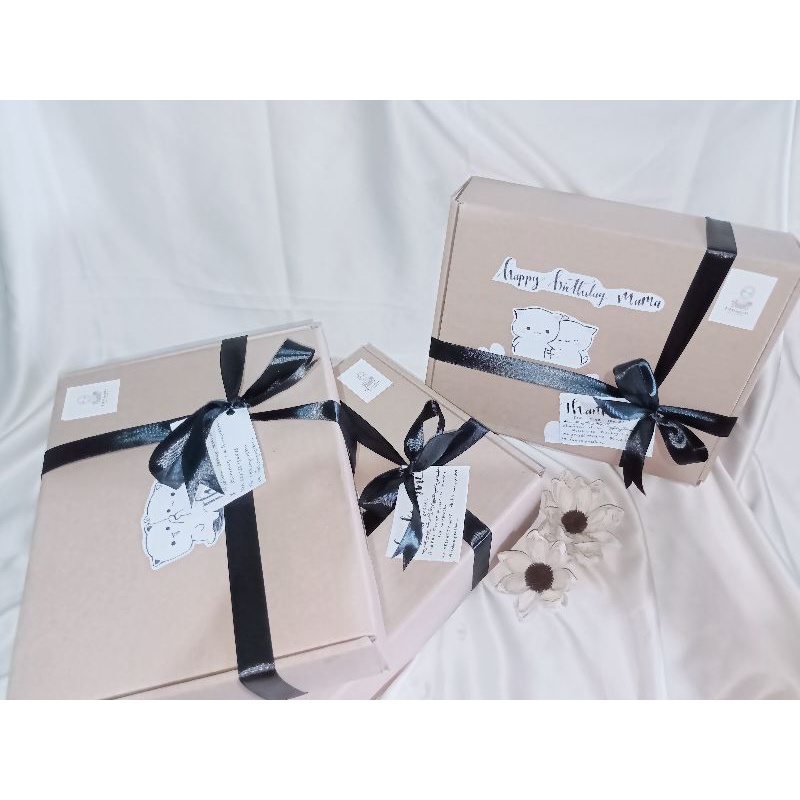 

PACKING BOX CANTIK UNTUK ULTAH,WISUDA,ANNIVERSARY DLL