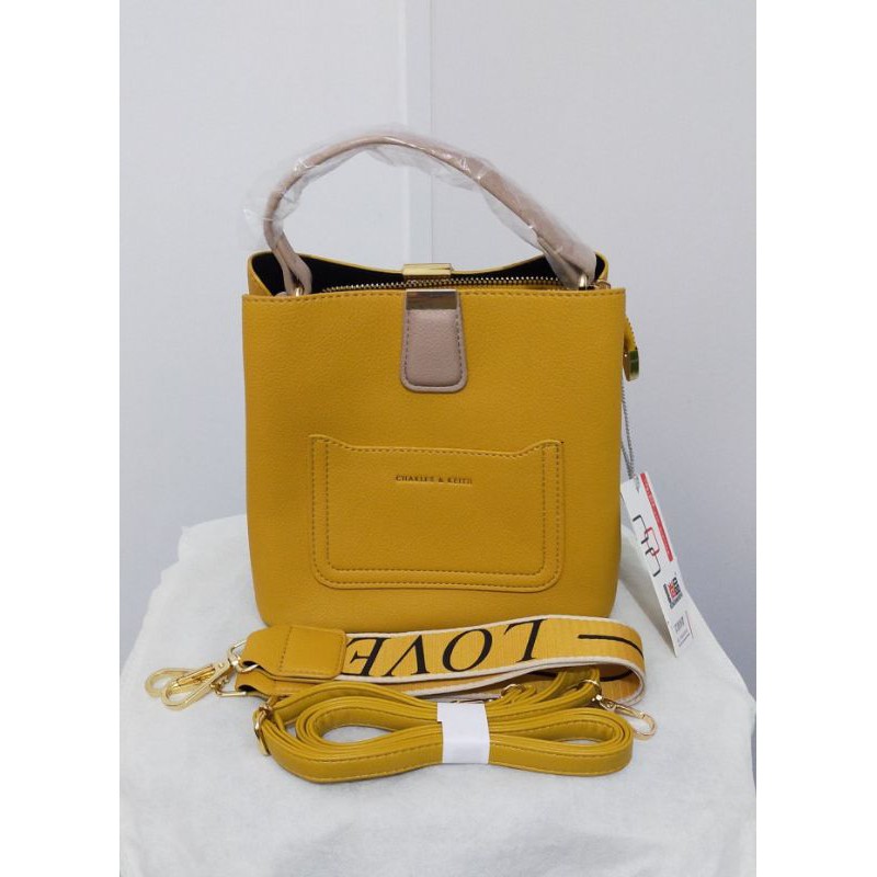 tas Charles & Keith hobo