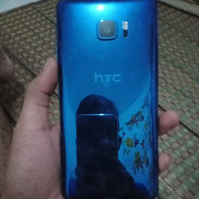 HTC u ultra minus