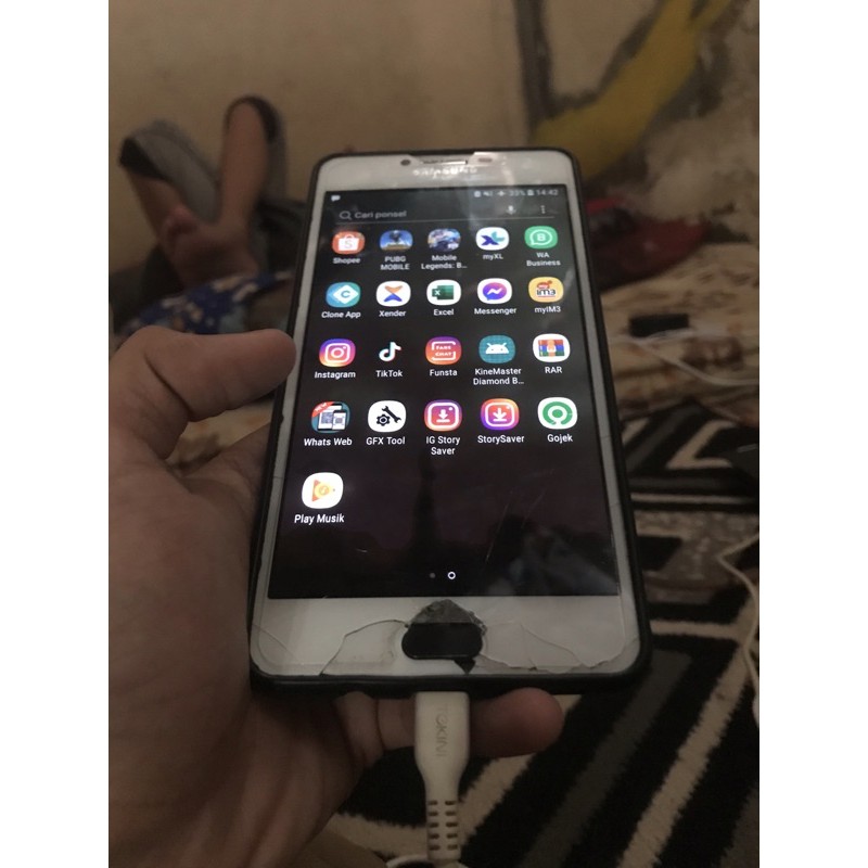 SAMSUNG C9 PRO