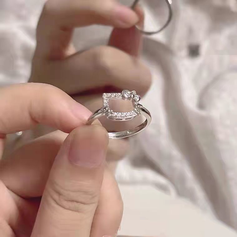 Perhiasan Cincin Alloy Silver Desain Kucing Hias Berlian Imitasi Untuk Wanita