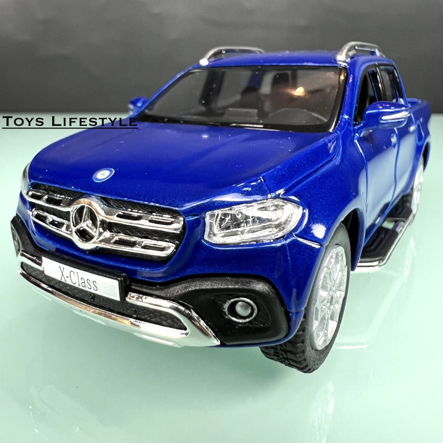 Kinsmart Diecast - Mercedes Benz X Class Skala 1:32 (Biru)