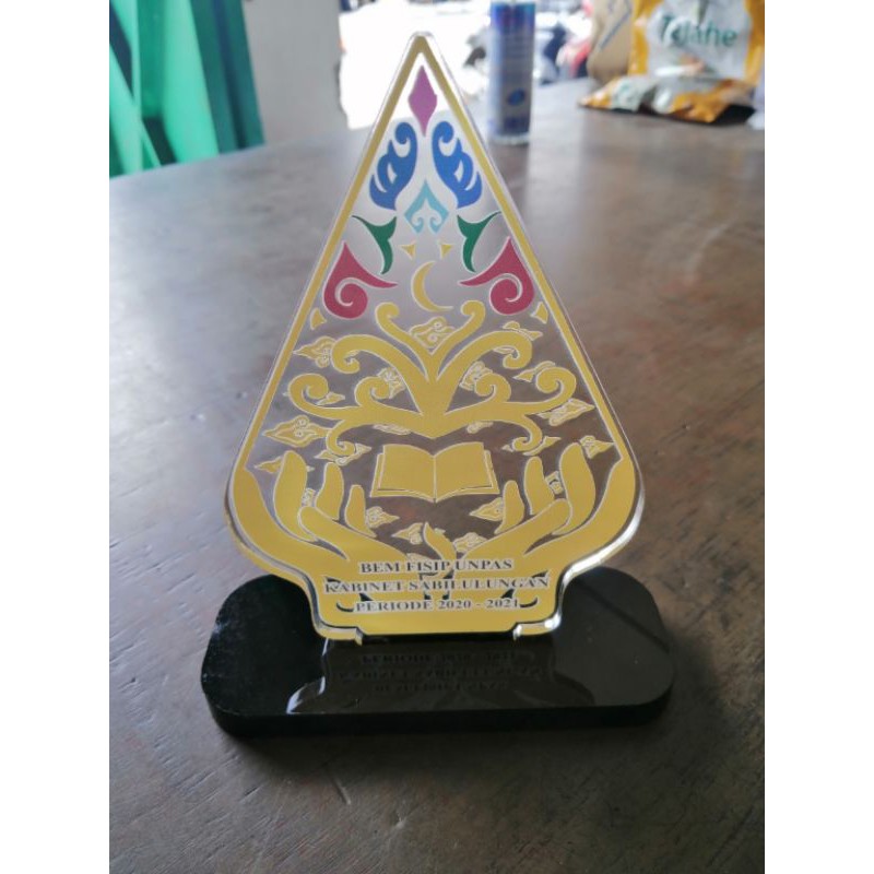 

Plakat Mini Akrilik Print UV Flatbed. Ukuran 8x12,5 cm. Tebal Akrilik Bening 5mm. TANPA BOX.