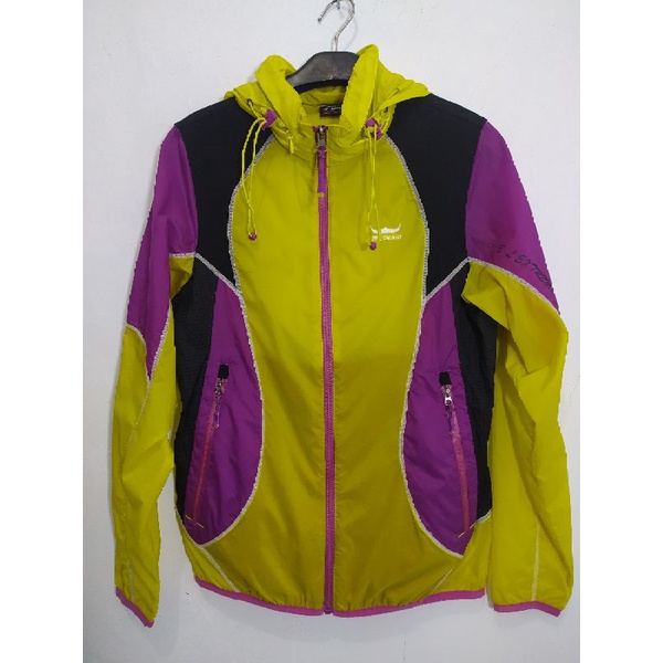 JAKET RUNNING BFL OUTDOOR SECOND JAKET RUNNING BEKAS