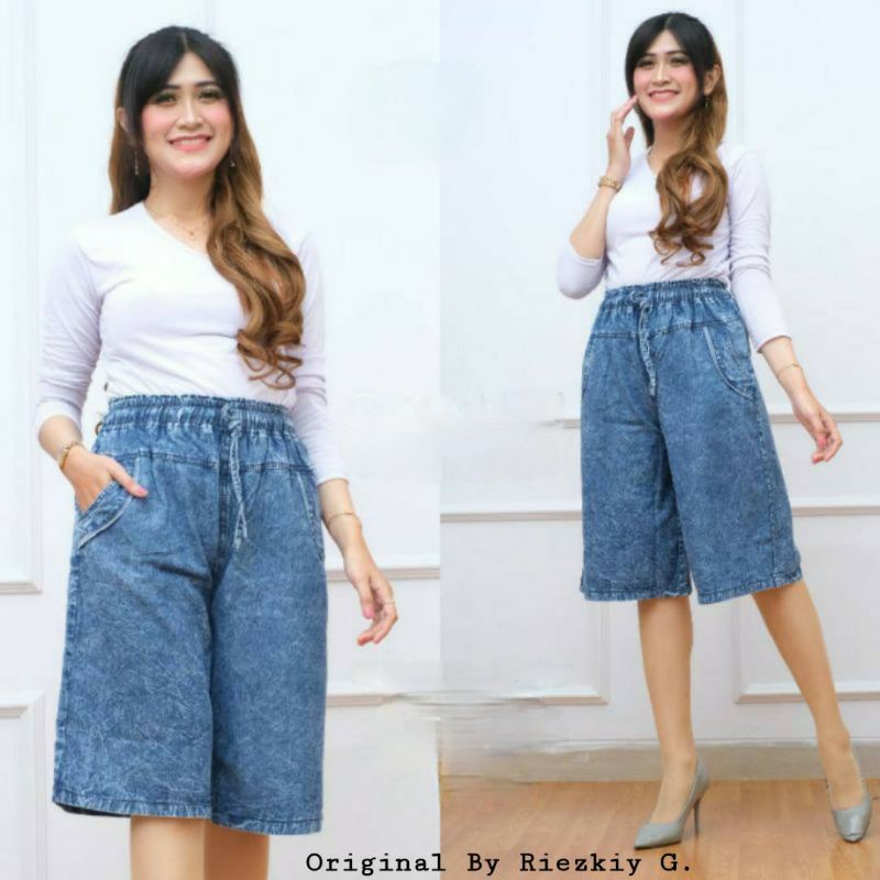 Celana Pendek Santai Wanita 3/4 // Celana Pendek Jeans Wanita // Hotpants Jeans // Celan Jeans Pendek Original