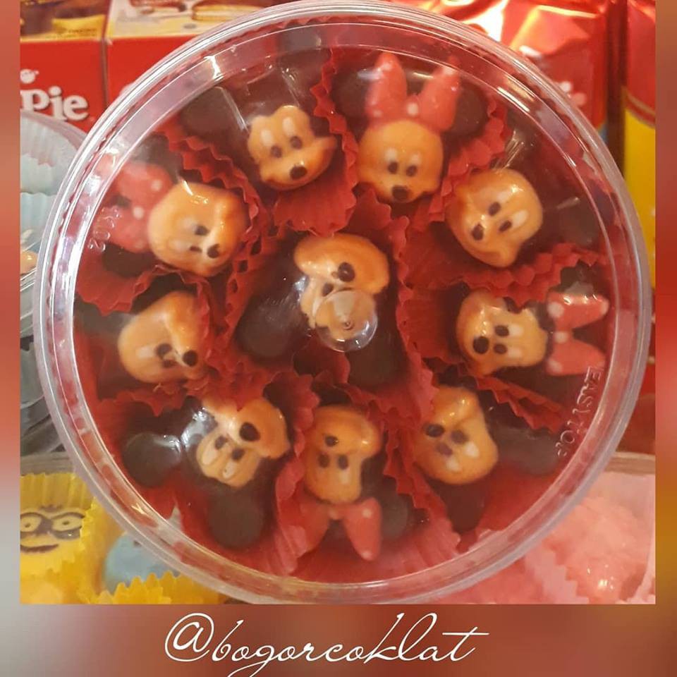 

Coklat Karakter Mickey
