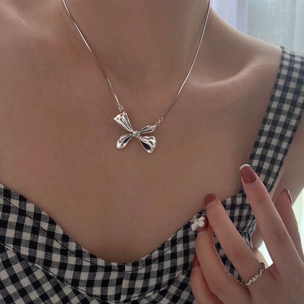 Kalung Liontin Butterfly Tiga Dimensi Warna Silver Gaya Korea