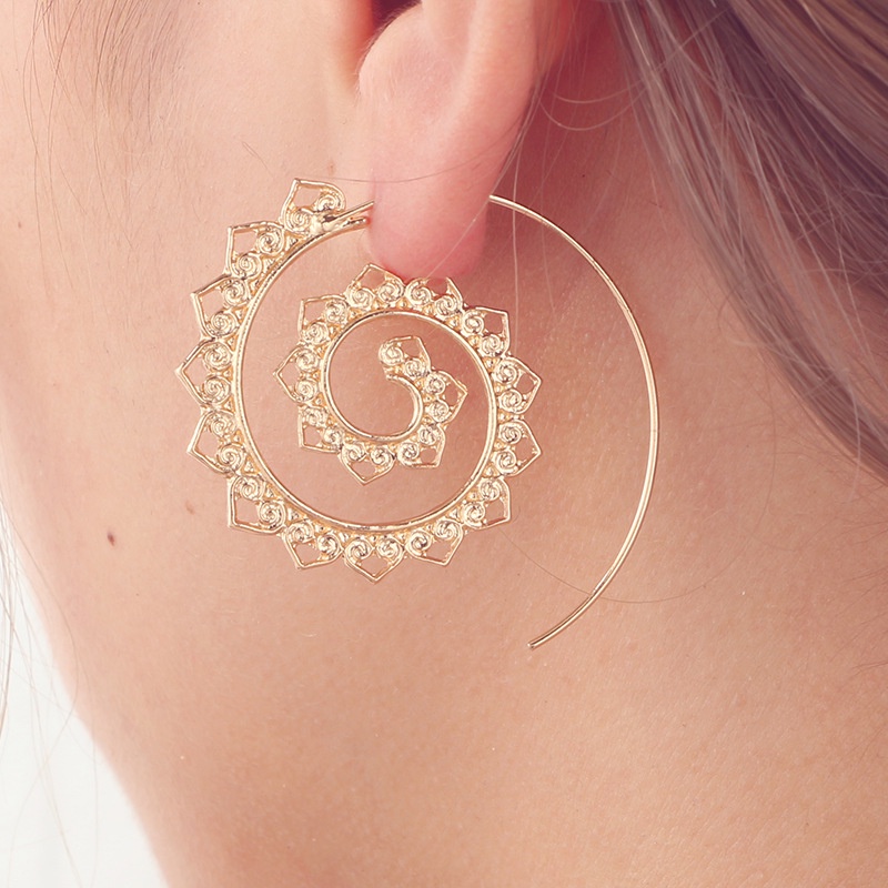 Anting Bentuk Hati Spiral Oval Gaya Etnik Untuk Wanita