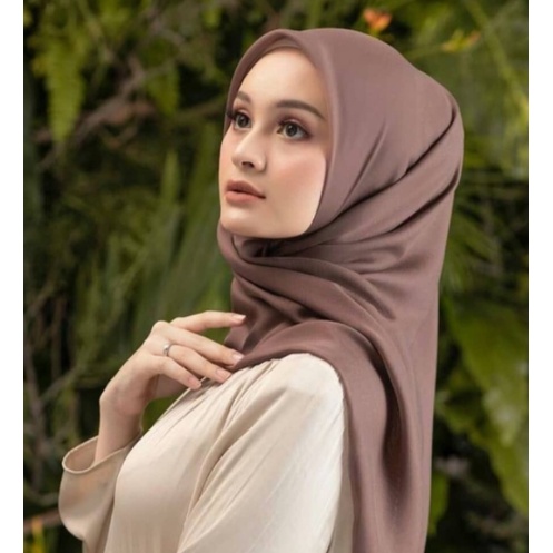 Jilbab Segi Empat Paris Polos Premium Azara