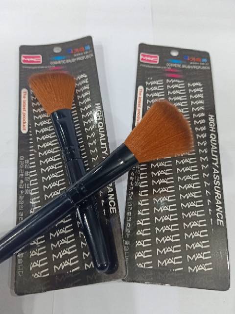 Brush makeup brush blush on brush power MAC KUAS blash on MAC