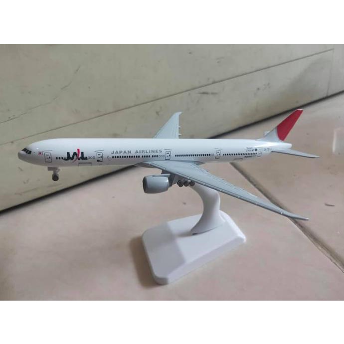 Diecast Pesawat Garuda Ukuran Besar ada Roda Miniatur