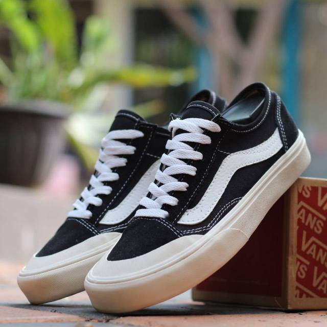 SEPATU VANS OLDSKOOL HALFMOON HITAM PUTIH BLACK WHITE PRIA ARMY