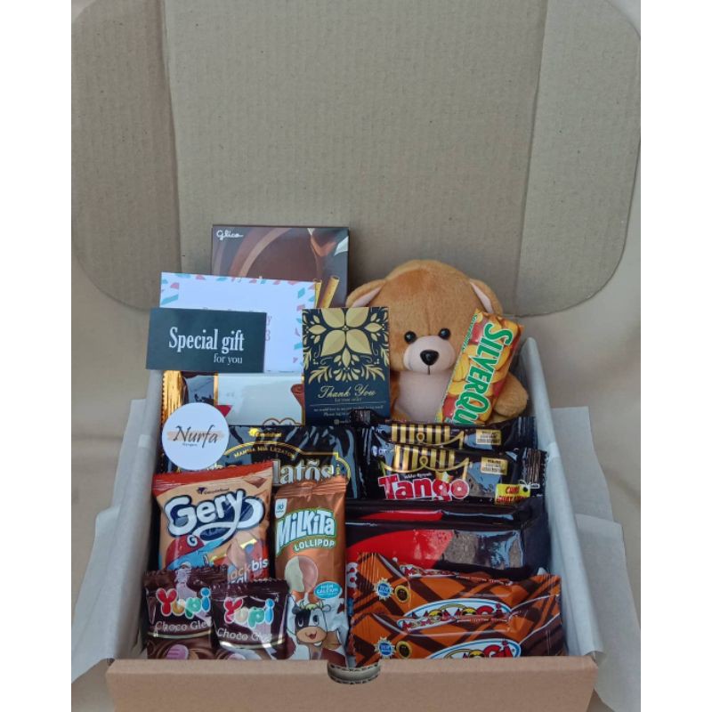 hampers snack boneka murah untuk ulang tahun graduation wisuda purwokerto