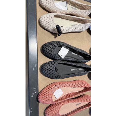 Melissa Tao Jason Wu flat.