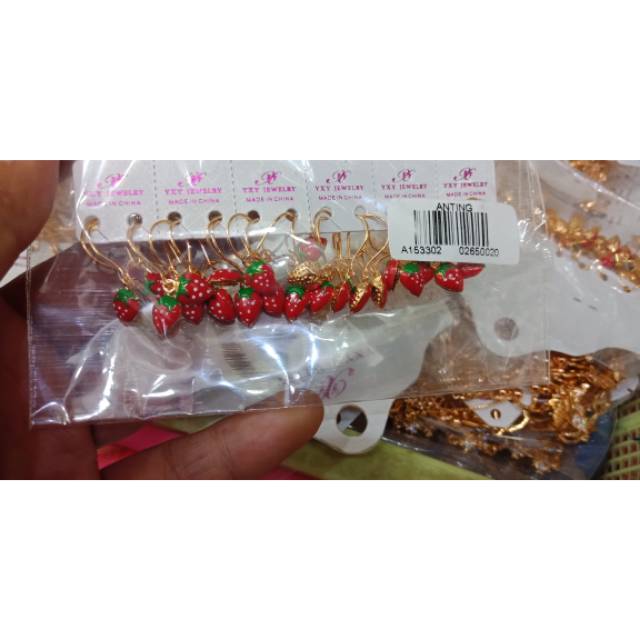 Anting Anak Strawberry Lapis Emas