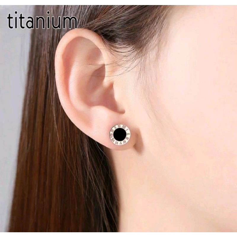 AntingTitaniumStudAngkaRomawiPria&Wanita