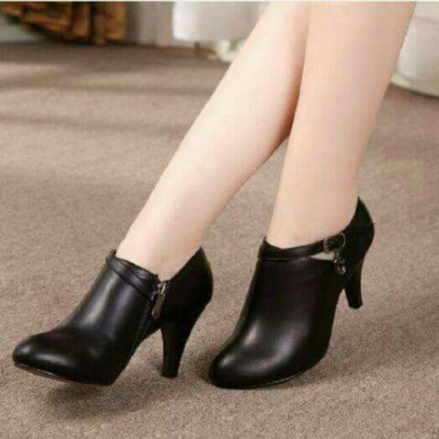 sepatu high heels boot wanita hitam / heels boots wanita cantik / sepatu wanita murah
