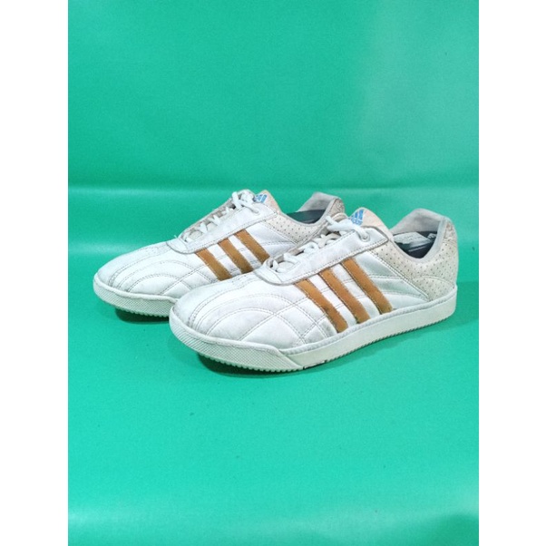 sepatu Adidas vintage leather ori Size 42.5