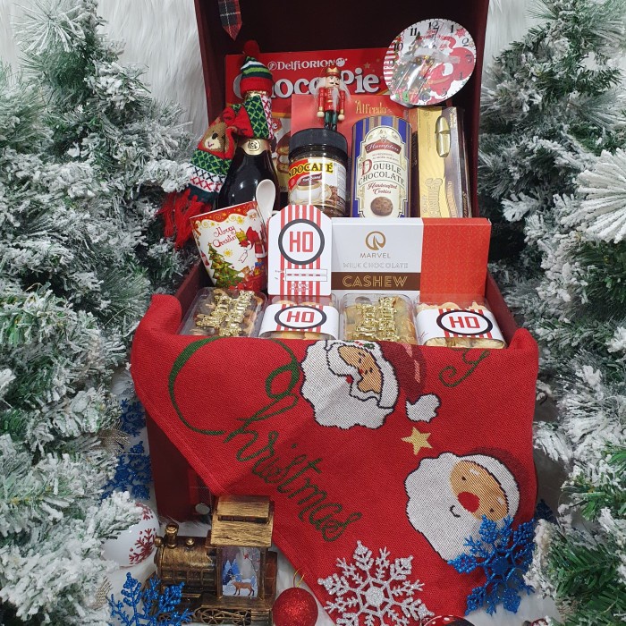 

Paket dekorasi hampers natal christmas parcel hadiah kue kering 110 - Ganti wine...