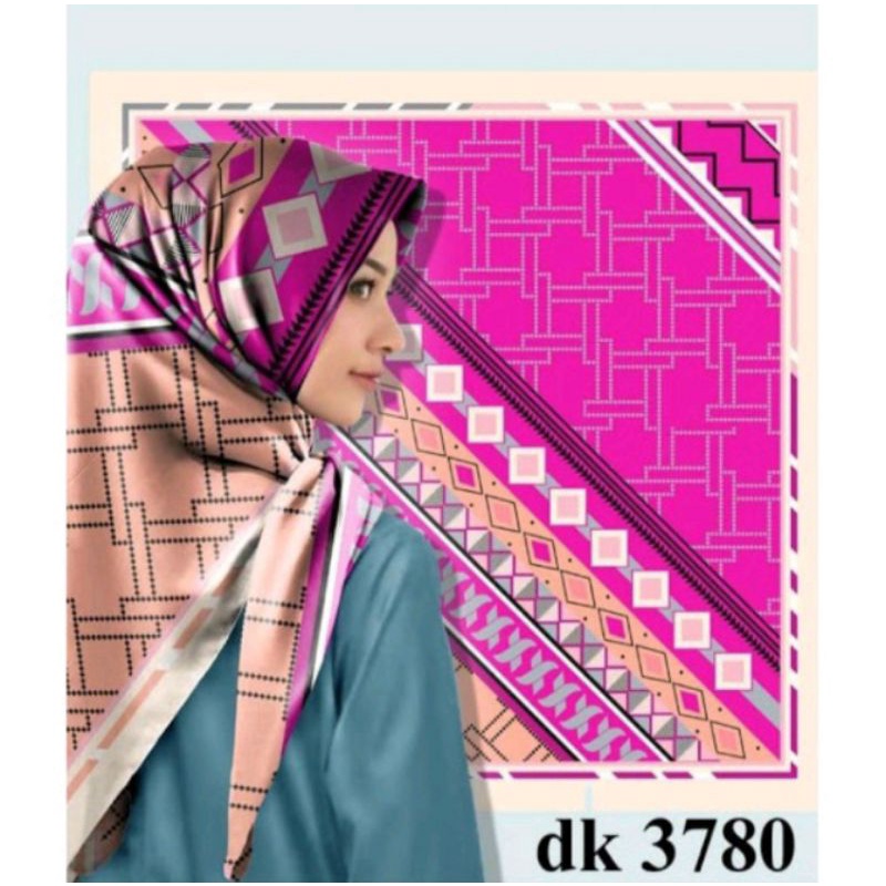 HIJAB SEGI EMPAT STYLE KIANAN PINK || KERUDUNG SEGI EMPAT DEENAY KIANAN