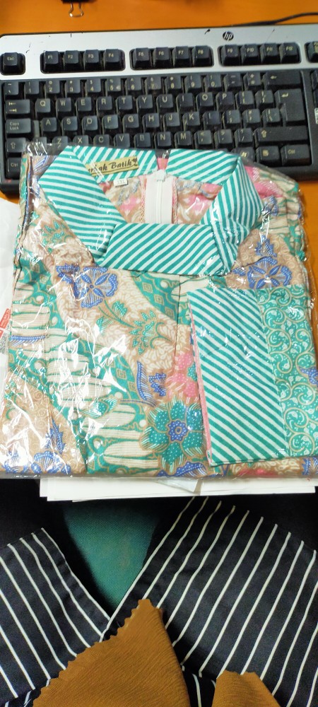 Tunik Kerja Pastel Chio Atasan Baju Batik Wanita Warna Soft