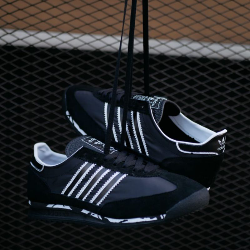SEPATU ADIDAS SL72 BLACK BLACK WHITE PRINT ORIGINAL