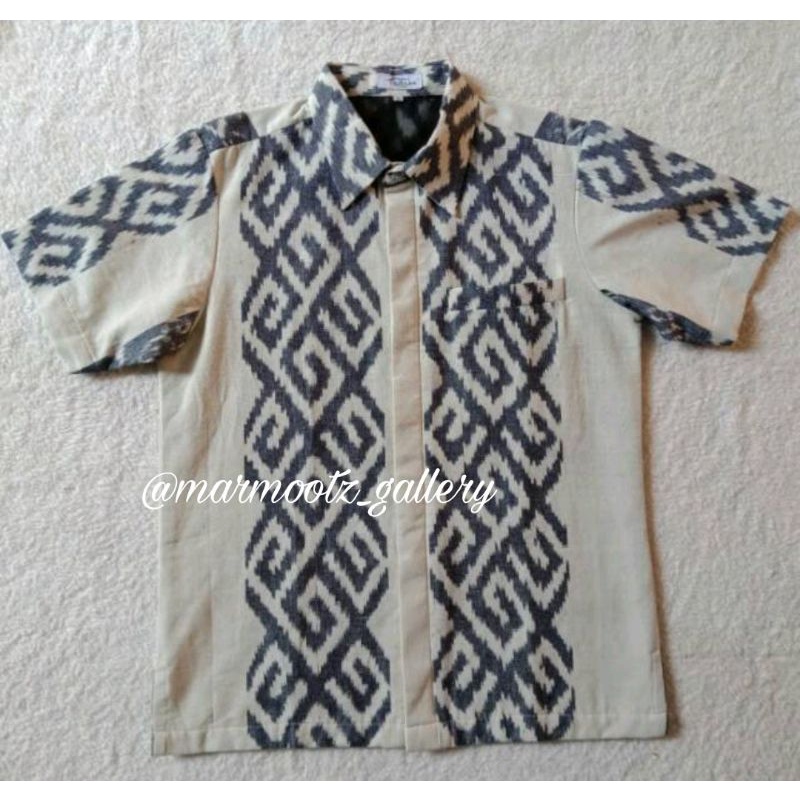 kemeja toraja putih
