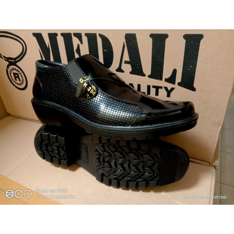 SEPATU KULIT MEDALI SEPATU FORMAL PRIA DEWASA PANTOFEL KULIT ASLI PDH/POLRI/TNI/SECURITY/SATPAM/DINAS/KANTOR/KERJA/GURU