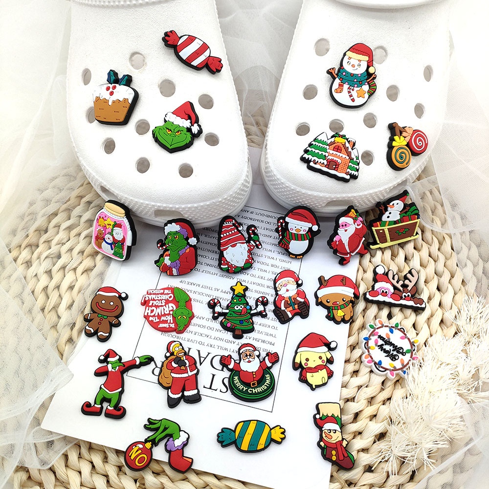 Charms Pin Bentuk Kartun Crocs Untuk Aksesoris Dekorasi Sandal Natal