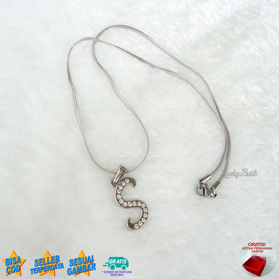 Lovelybutik Honey Kalung Huruf Titanium Anti Karat Inisial S Uk 45 cm BONUS KOTAK PERHIASAN