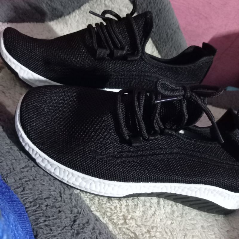 PVN Sepatu Slip On Hitam