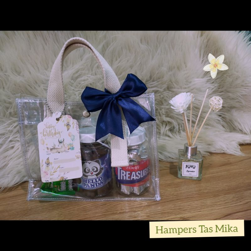 

Hampers Coklat Tas Mika Hampers lebaran Hampers ultah Hampers natal Hampers Imlek Hampers wisuda