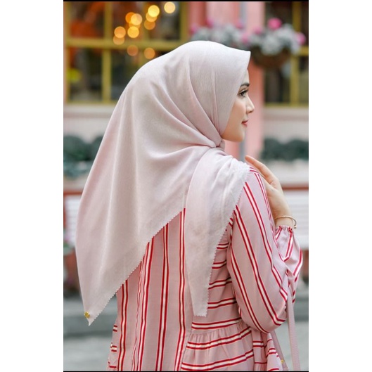 Buttonscarves Tapis Embossed Pale Pink