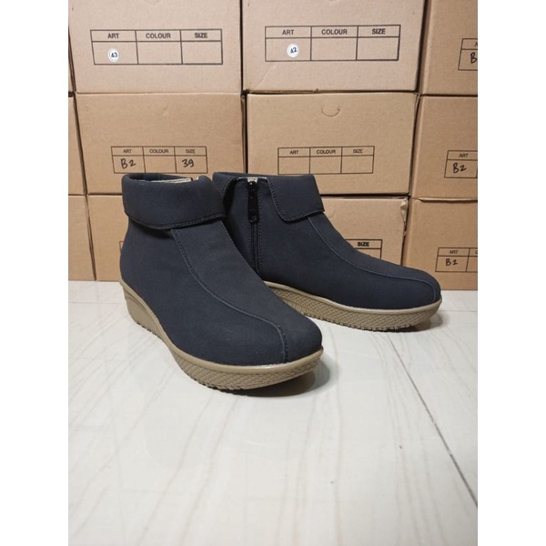 sepatu boots wanita murah / sepatu boots cewek / sepatu boots perempuan / sepatu boots wedges ZB2