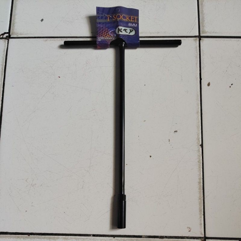 kunci sok T 8mm hitam panjang