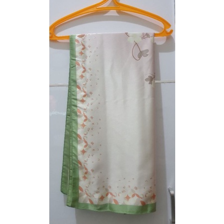 Hijab segi empat Satin motif PL