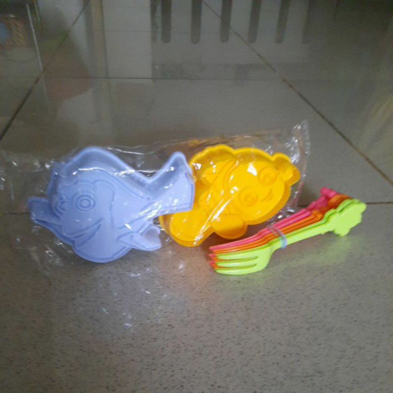 

Cetakan dan Alat Makan