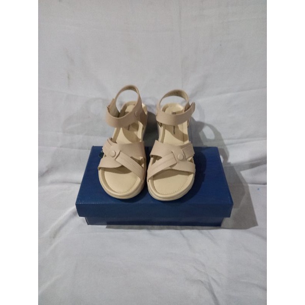 Sepatu sandal wanita FRANSISCA RENALDY L.ALETA 01 IVORY