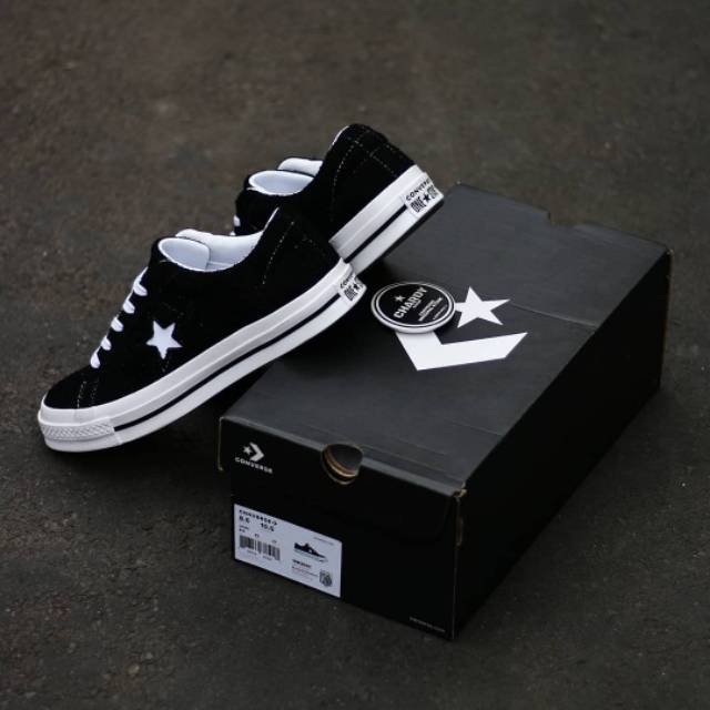 converse black with star