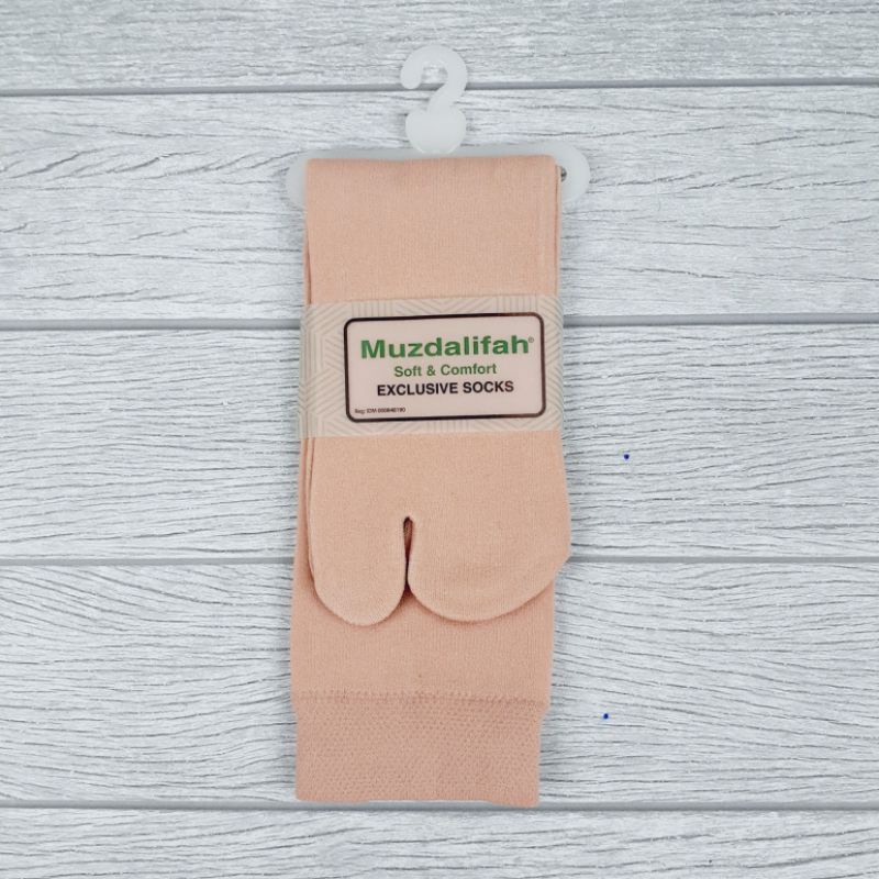 Kaos Kaki Wanita 2 Jari Muzdalifah Panjang Jempol Polos Soft & Comfort Dewasa Dua Jari Telapak Cewek Perempuan Muslimah Sekelas Soka Musdalifah Warna Hitam Putih Coklat-Coklat Polos