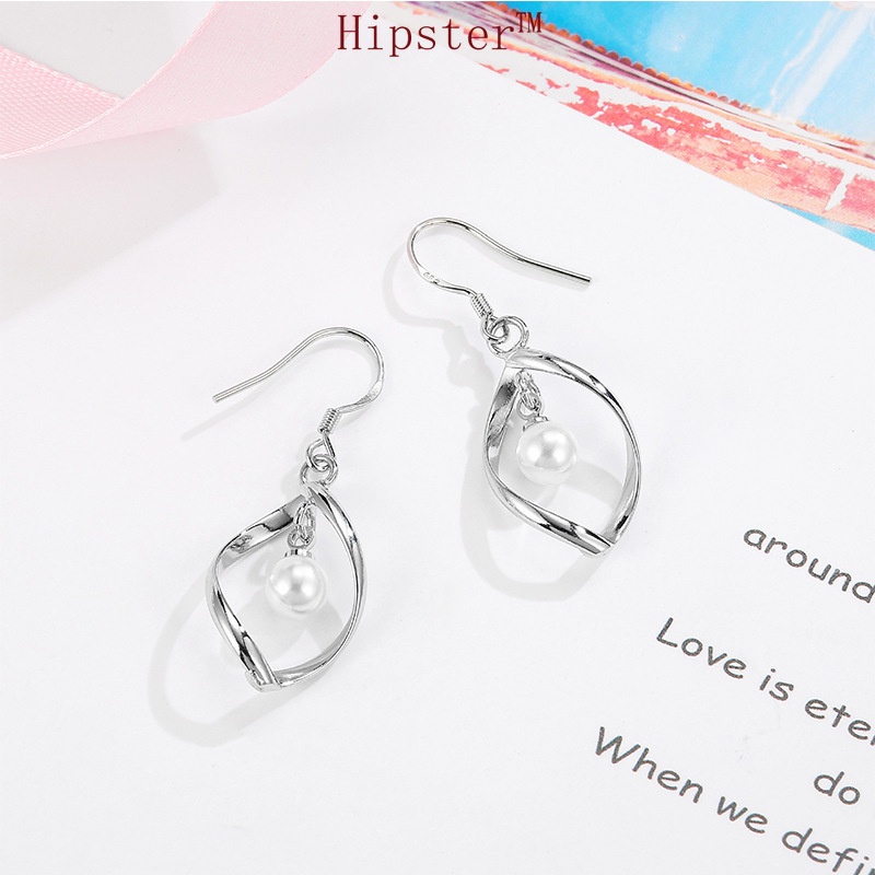 Creative Design Rotating Pearl Grace Hollow Ear Stud