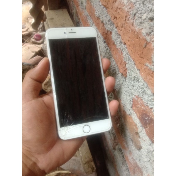 iphone 6 plus kondisi mati total alias gk nyala + lcd retak seperti di foto