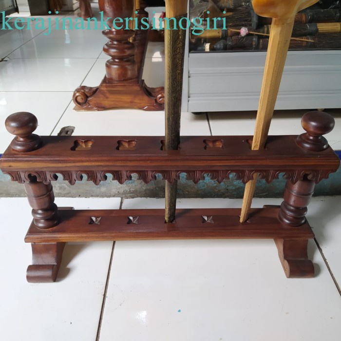 

Jagrak keris isi 5 ukiran antik