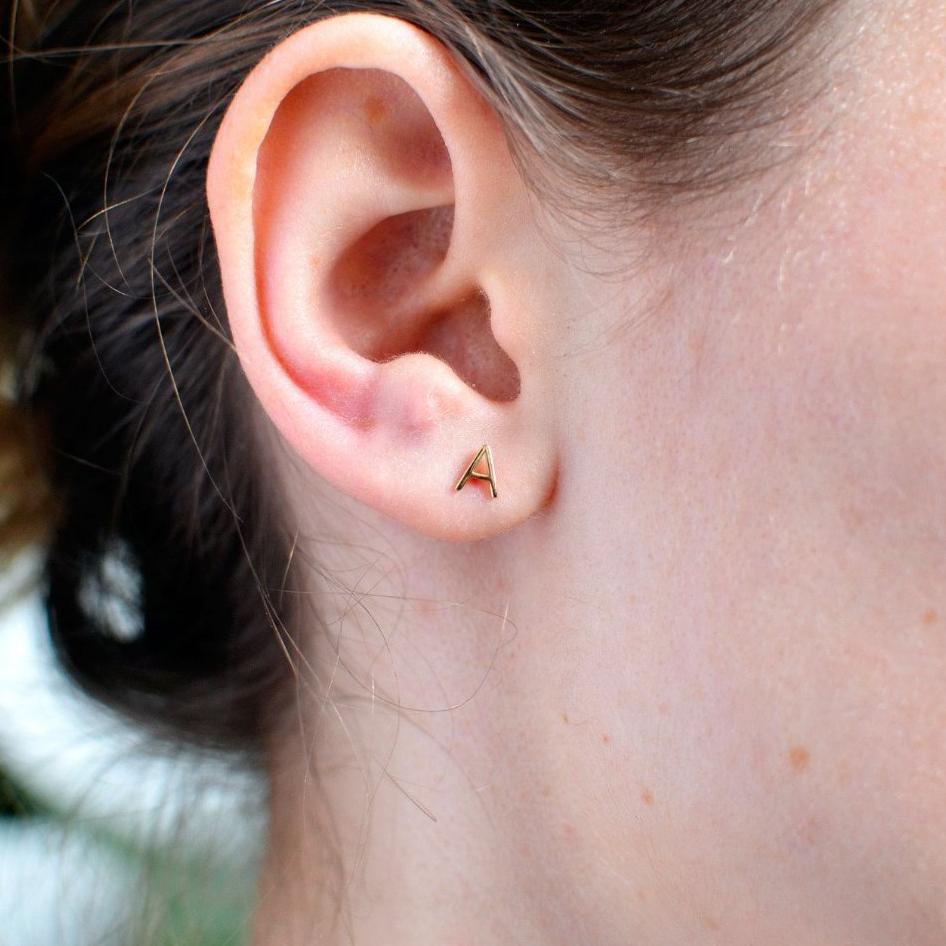 Terbaik.. Anting Tusuk Emas Huruf / Inisial / Abjad / Alfabet 8K - SDW Gold -