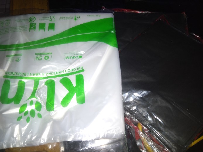 Kantong Plastik Kresek Hd Klin Oxium 200 Gram Uk 24 Sedang Tanggung Medium Transparan Ramah